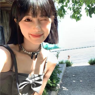 两个月亮